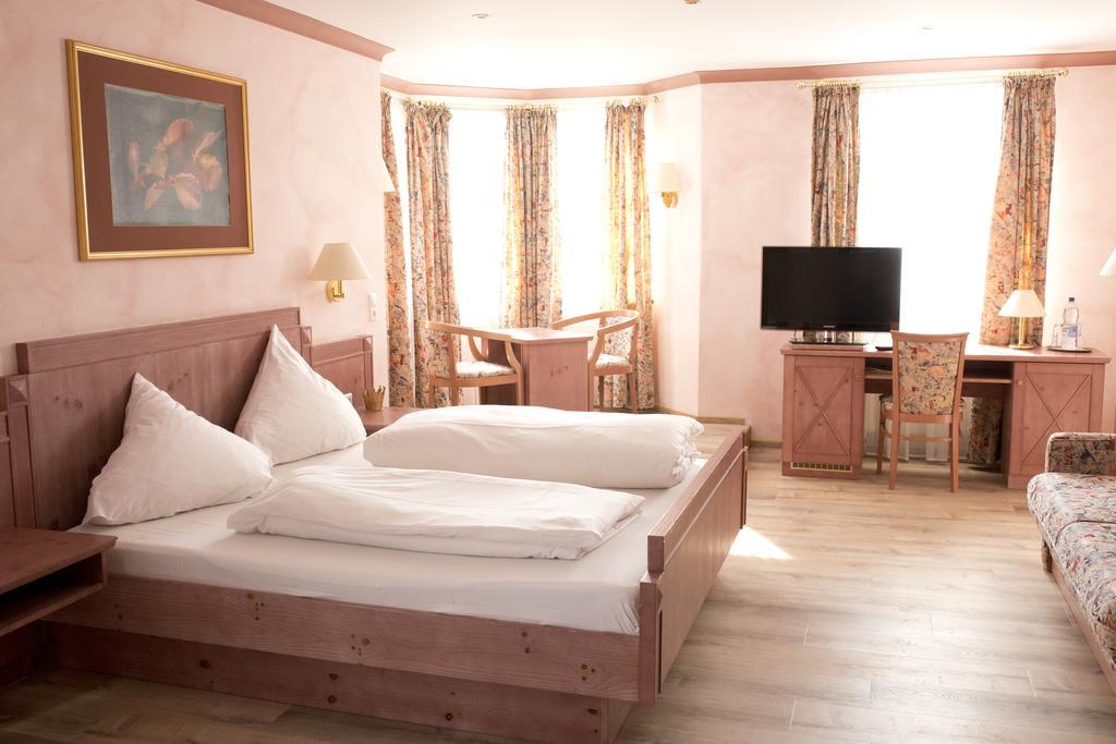 Hotel Hirsch Rothenberg Екстер'єр фото